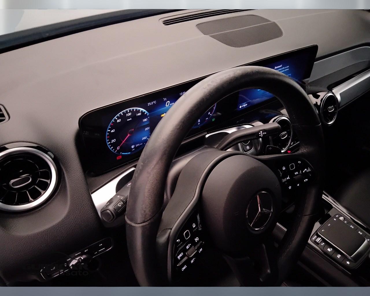Mercedes-Benz GLB - X247 2019 - GLB 180 d Business Extra auto