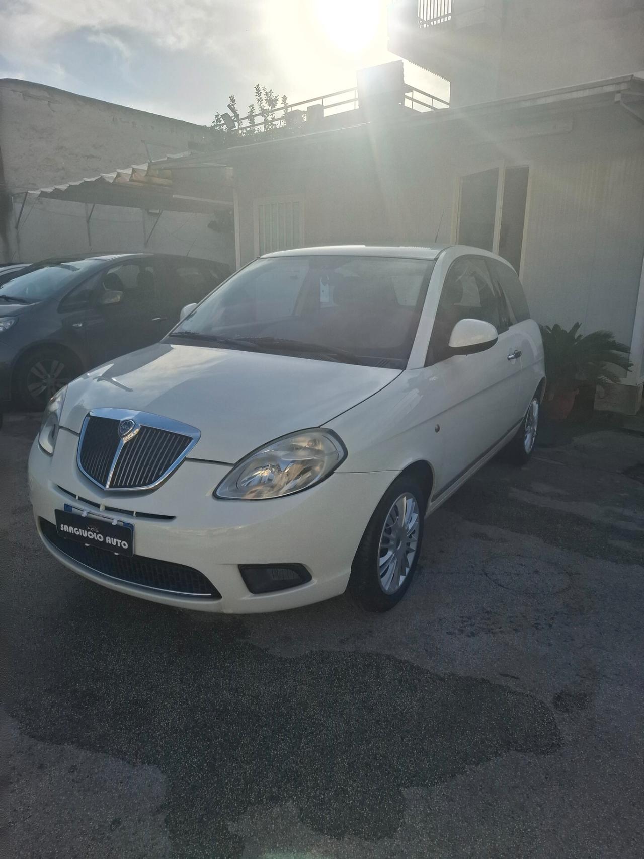 Lancia Ypsilon 1.3 MJT 75 CV Diva