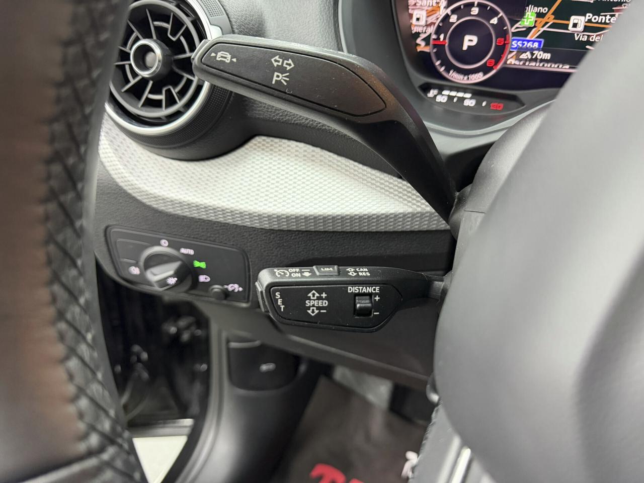 Audi Q2 35 TDI S-LINE S tronic Identity Black