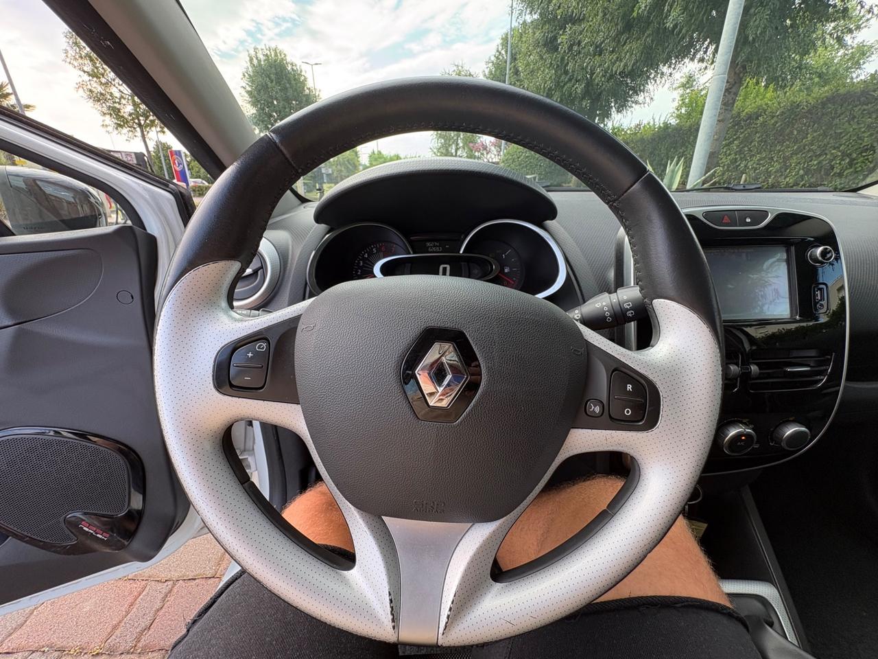 Renault Clio 1.2 75CV Duel