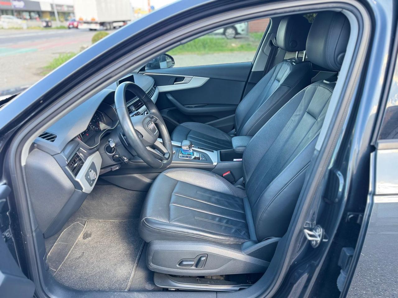 Audi A4 Business 3.0 45 TDI #6681