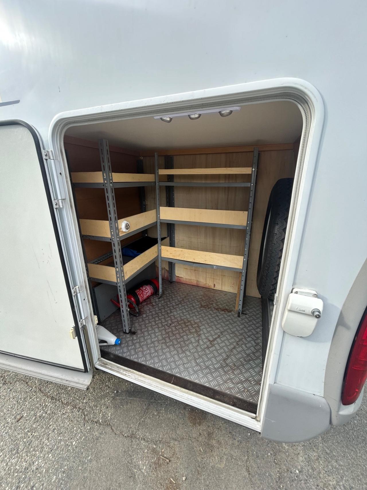054 motorhome KNAUSS sunliner del 2006 in saldo