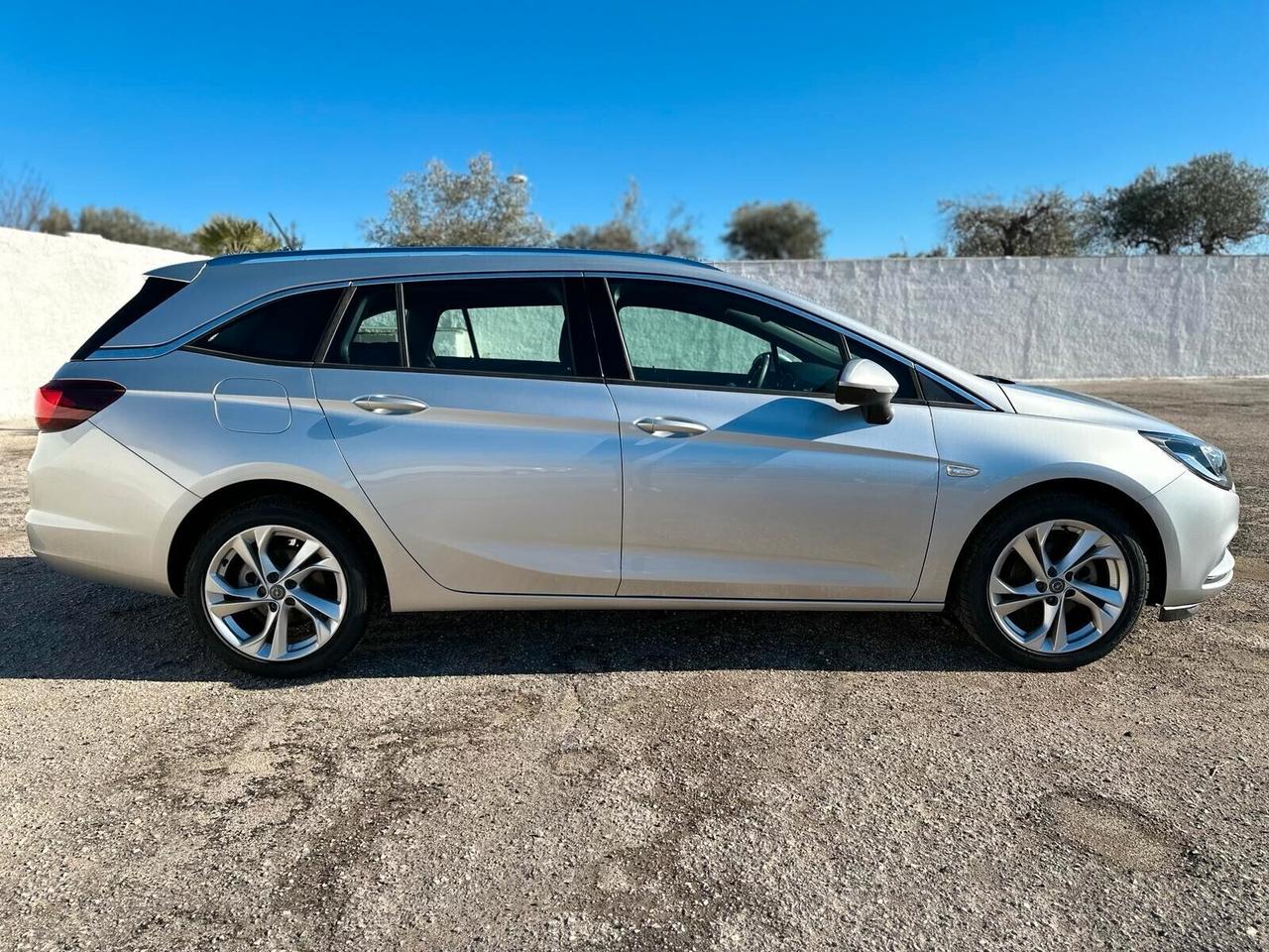 Opel Astra1.6CDTi 110CV Start&amp;StopSportsTourerInnovationkm.5.000