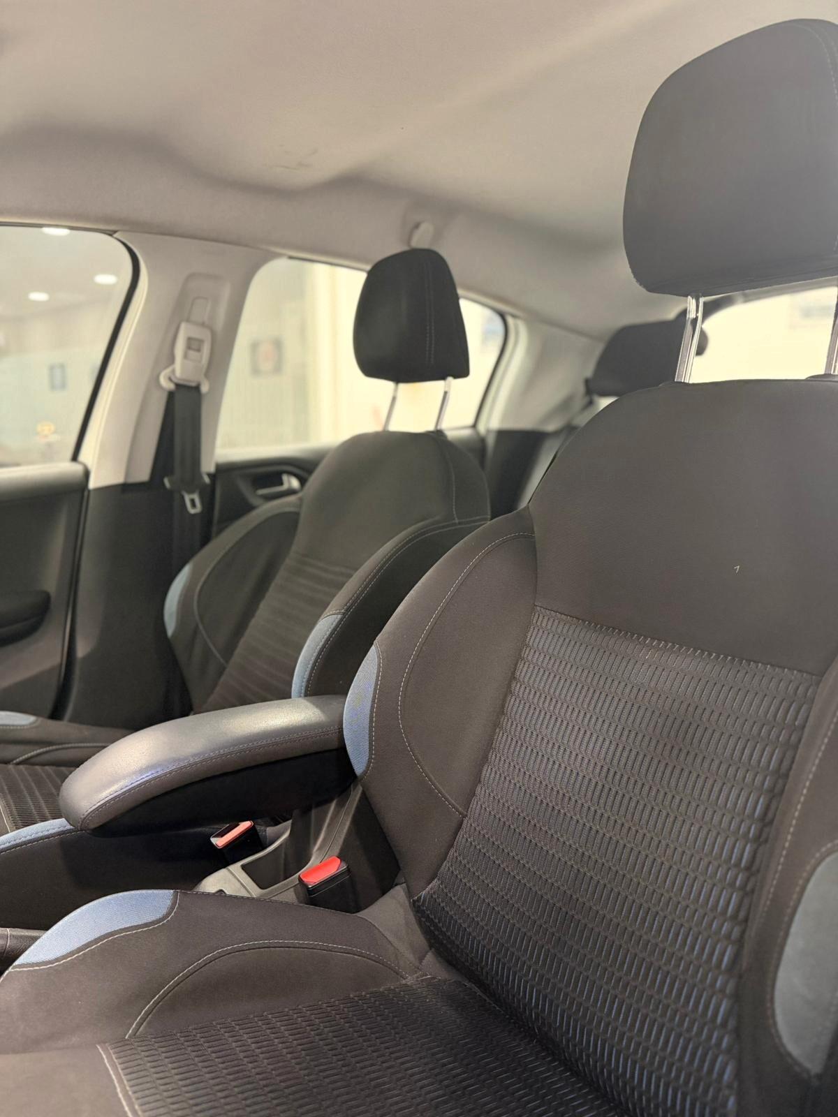 Peugeot 208 2014 Allure 1.2cc Benzina