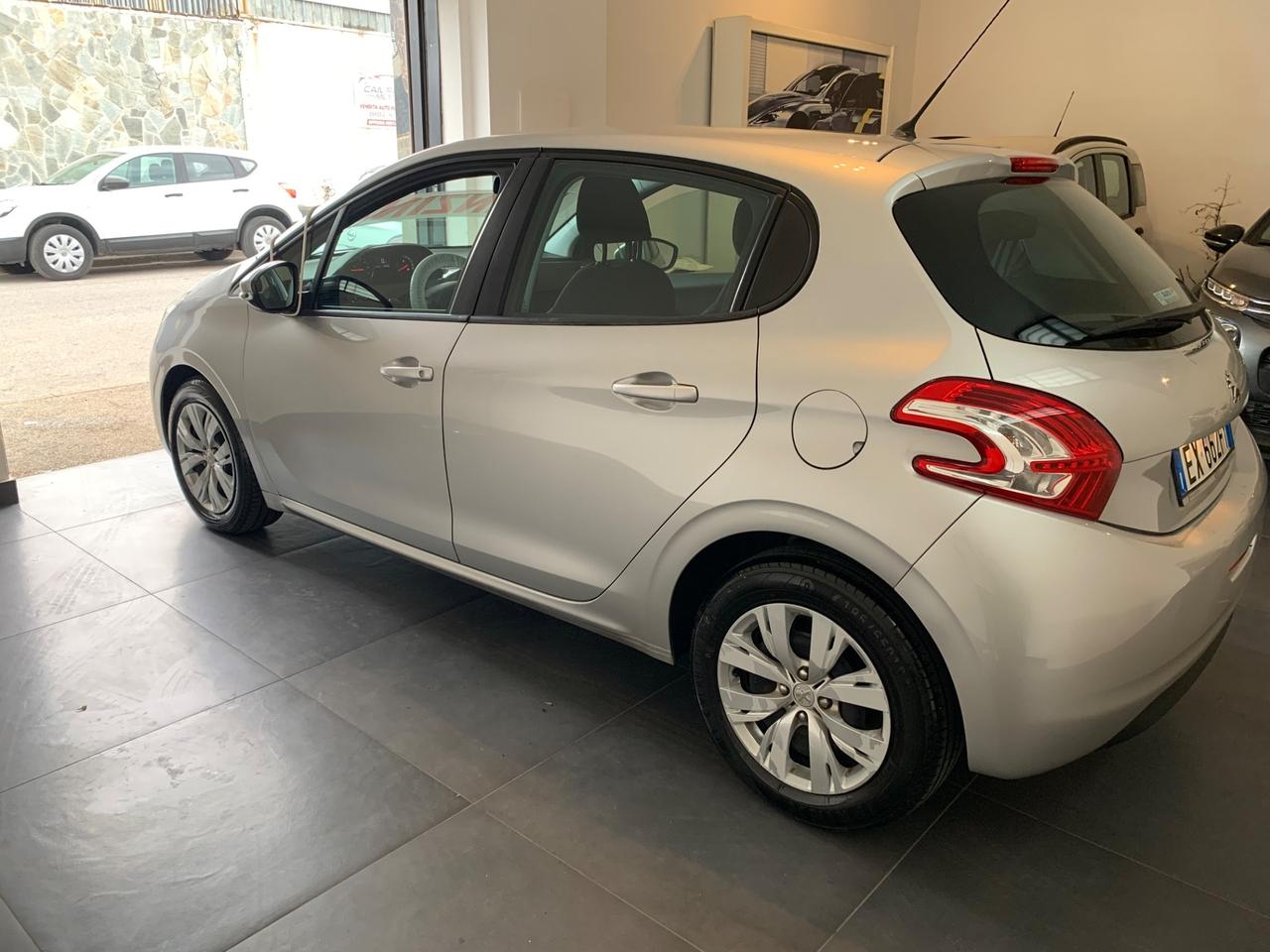 Peugeot 208 PureTech 82 5 porte Allure