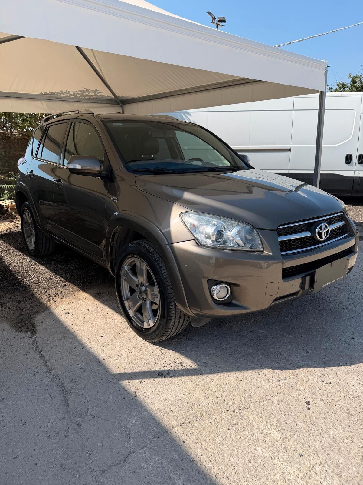 Toyota RAV 4 RAV4 Crossover 2.2 D-Cat A/T 150 CV Luxury