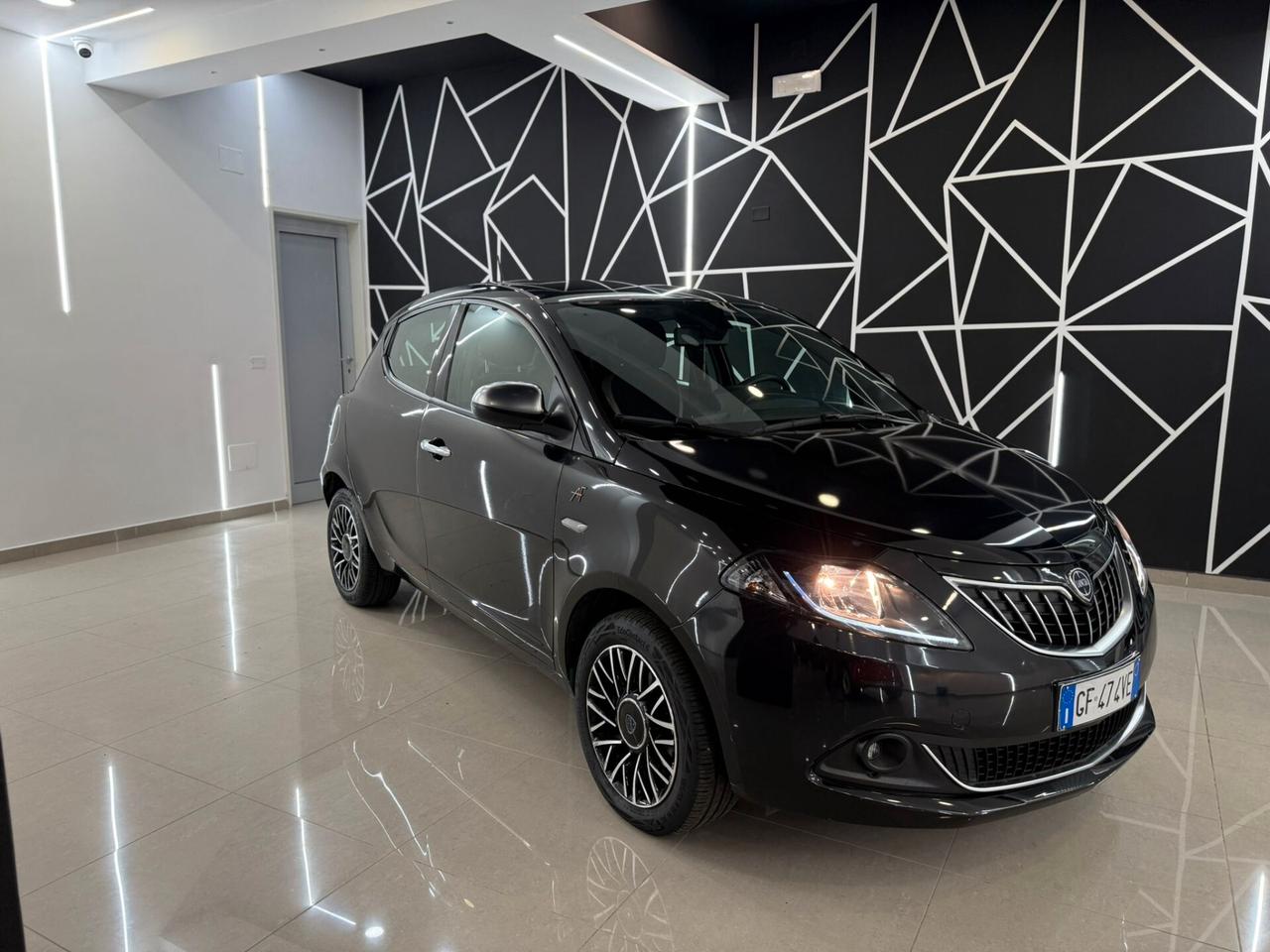 Lancia Ypsilon 1.0 FireFly 5 porte S&S Hybrid Ecochic Gold