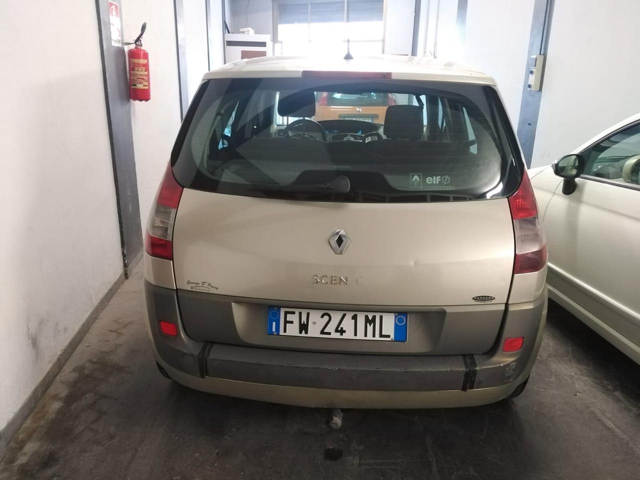 Renault Scénic 1.9 dCi - 2006