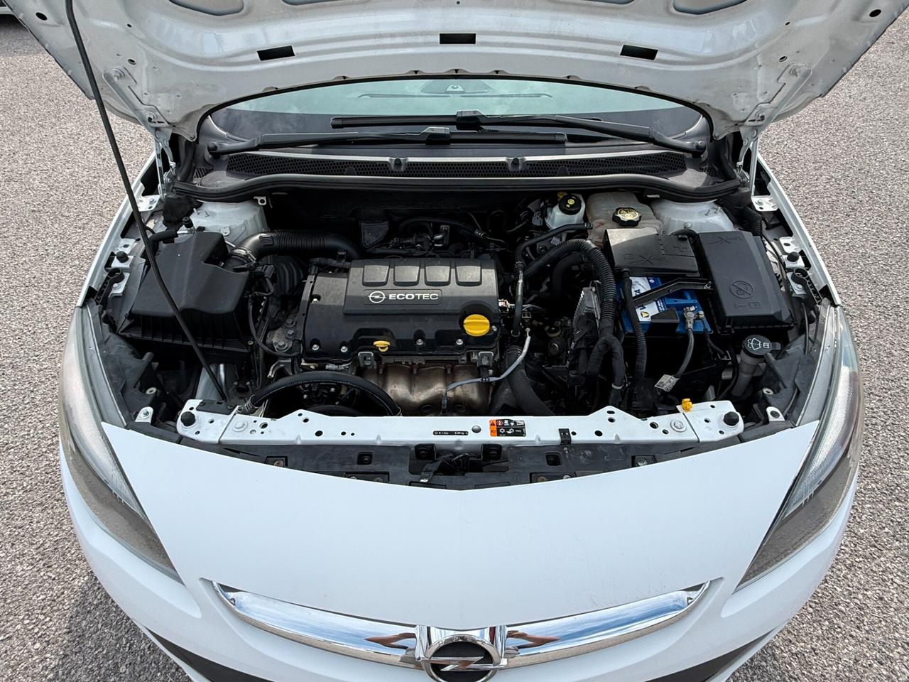 Opel Astra 1.4 100CV 4 porte Elective