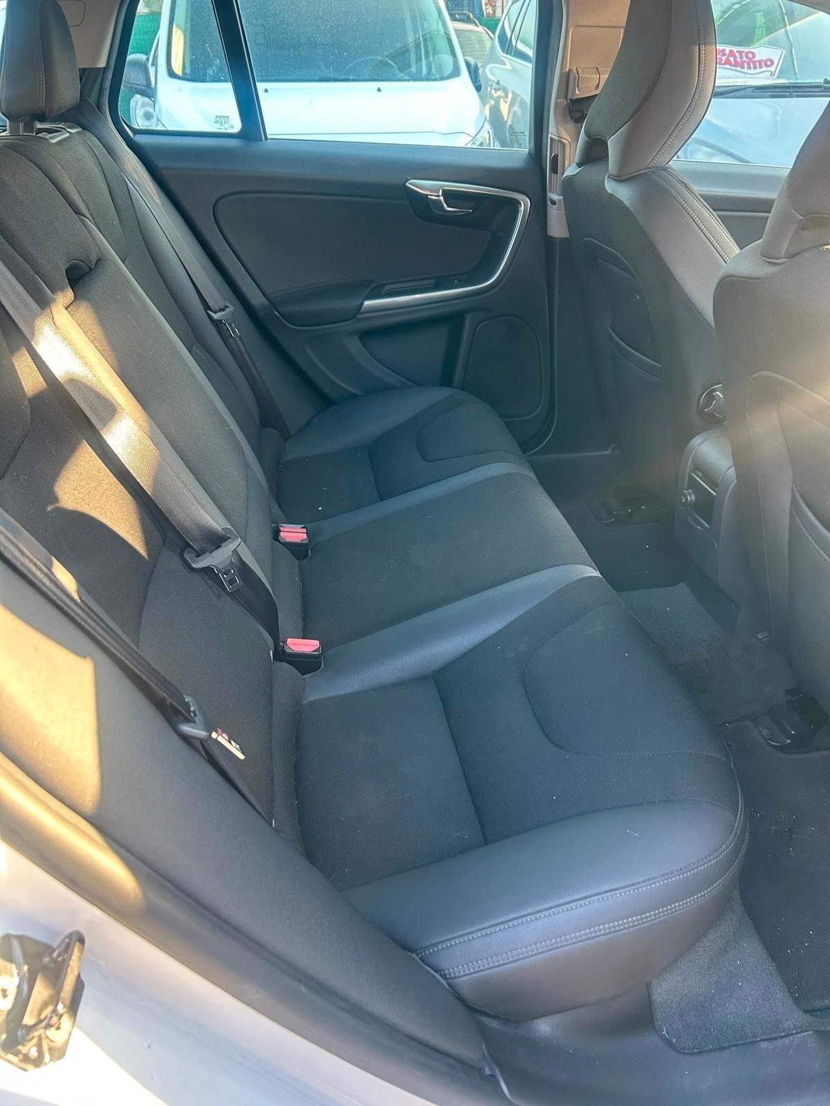 Volvo V60 D4 Geartronic Momentum automatica