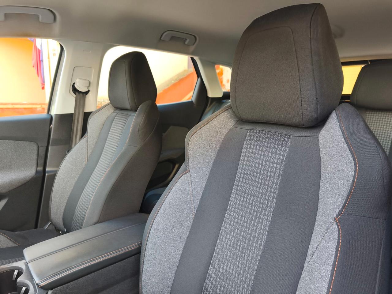 Peugeot 3008 HDi 130 CV EAT8 Business