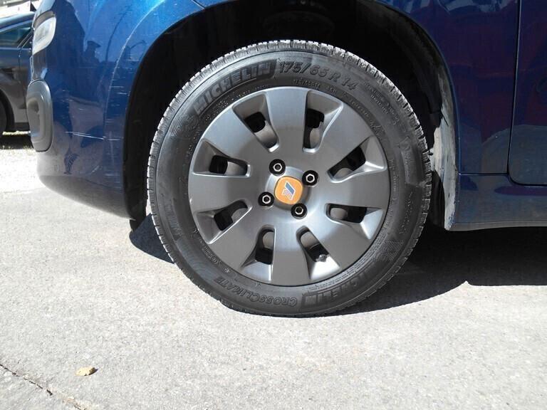 Fiat Panda 1.2 K-way 69 cv con soli km 82000 neopatentati