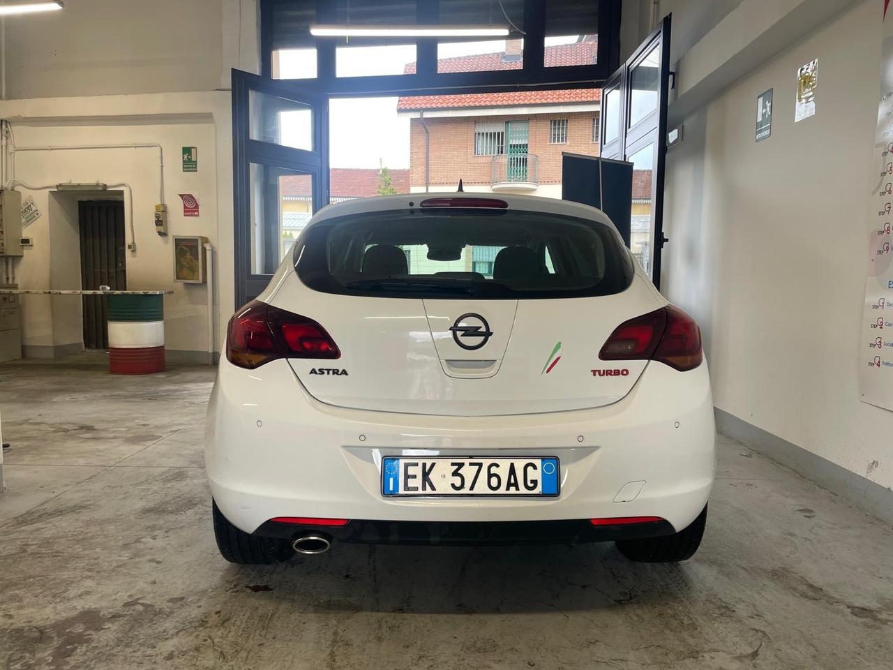Opel Astra 1.6 Turbo 180CV 5 porte Cosmo S