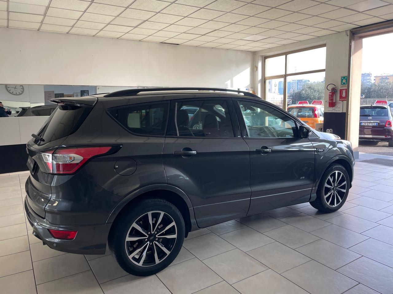 Ford Kuga 2.0 TDCI 150 CV S&S 4WD Powershift ST-Line - Nessun vincolo -