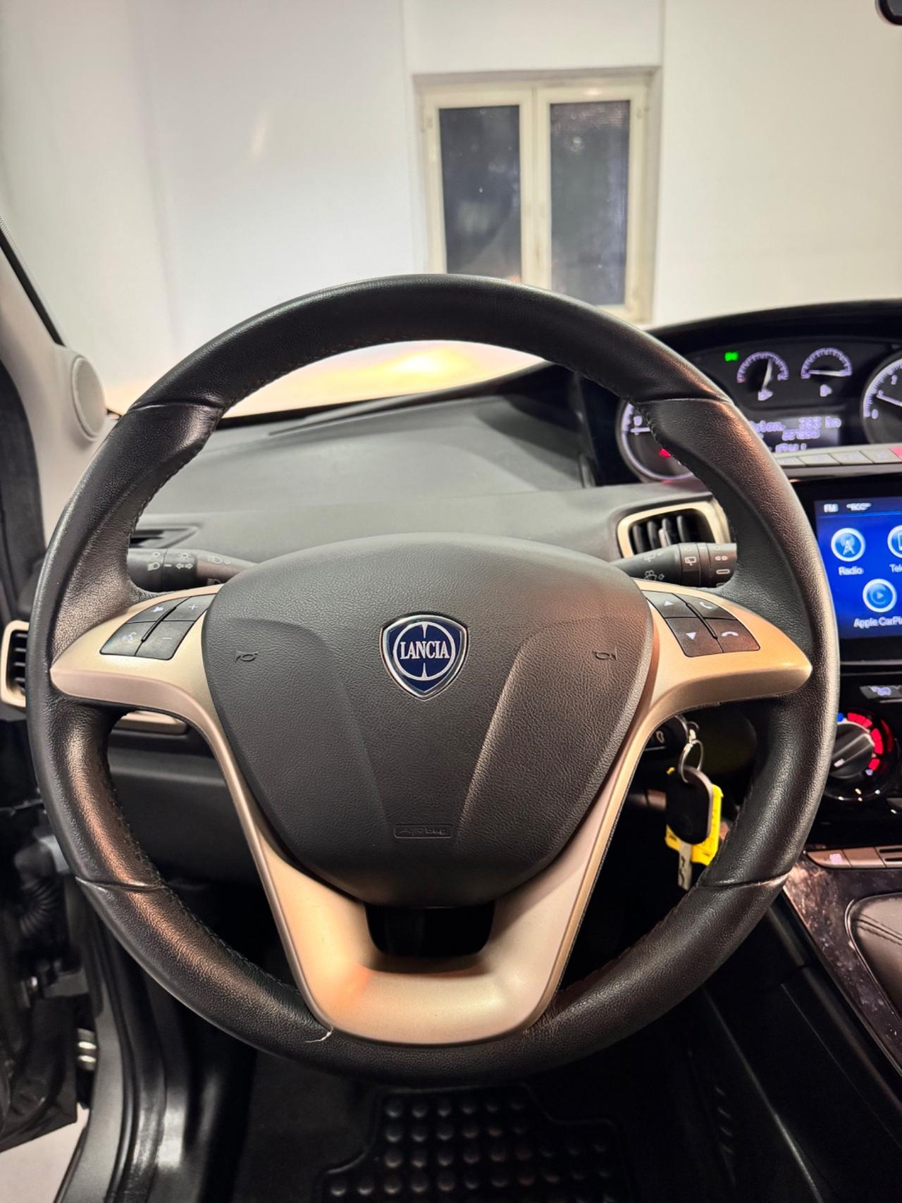 Lancia Ypsilon 1.0 FireFly 5 porte S&S Hybrid Alberta Ferretti