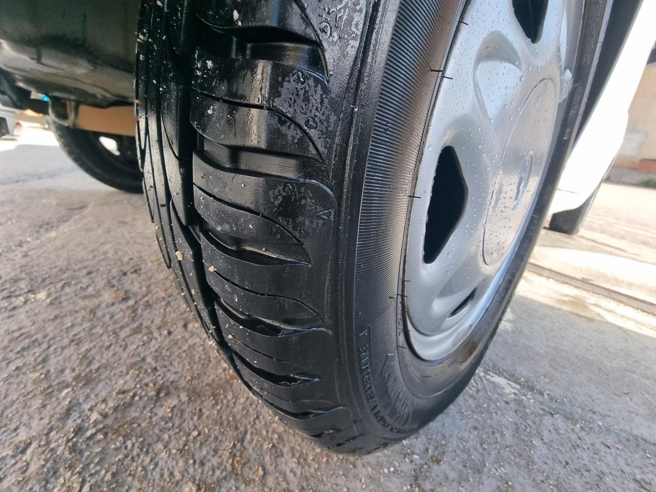 Chevrolet Spark 1.0 LT