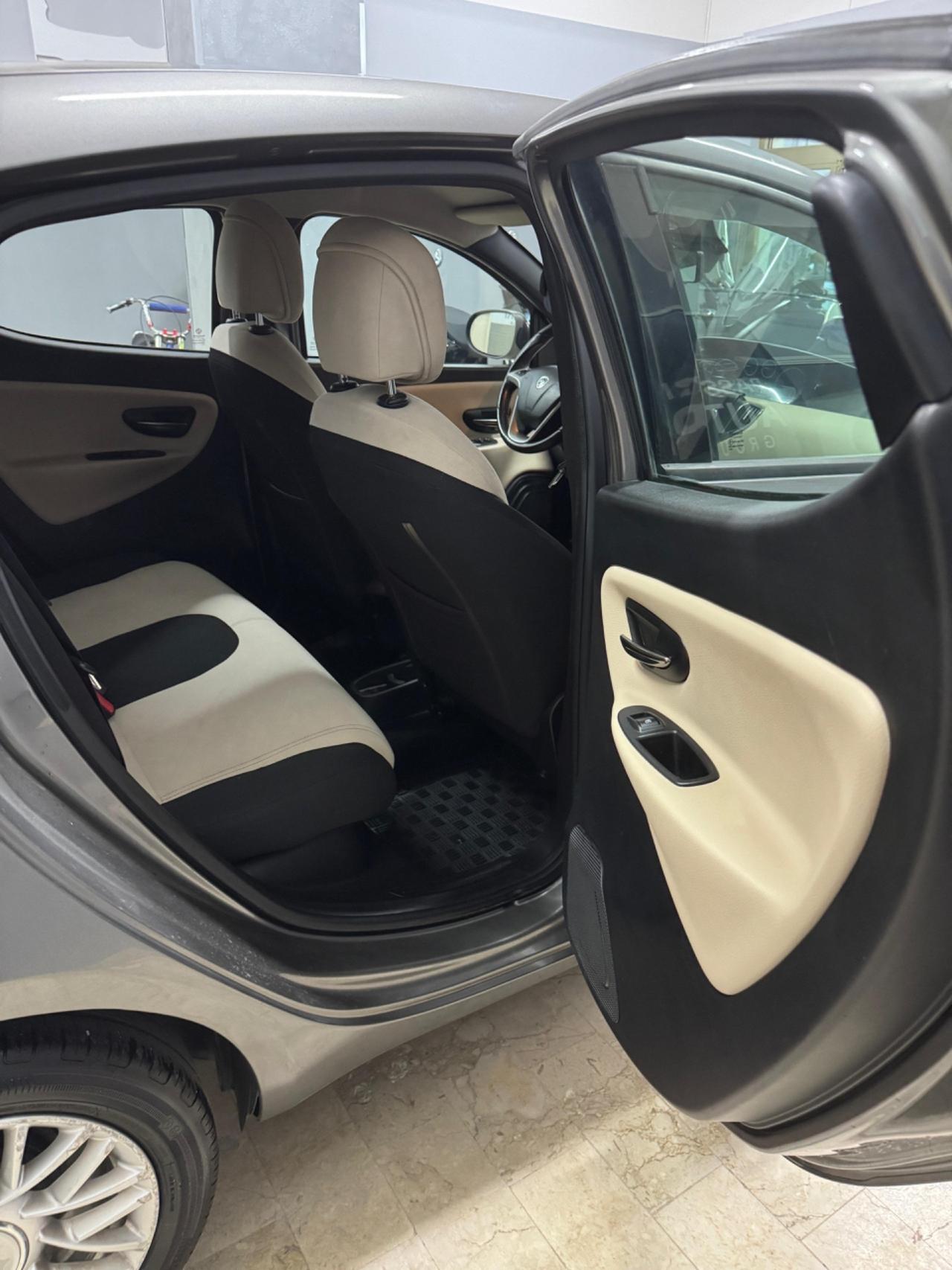 Lancia Ypsilon 1.3 MJT 16V 95 CV 5 porte S&S Platinum