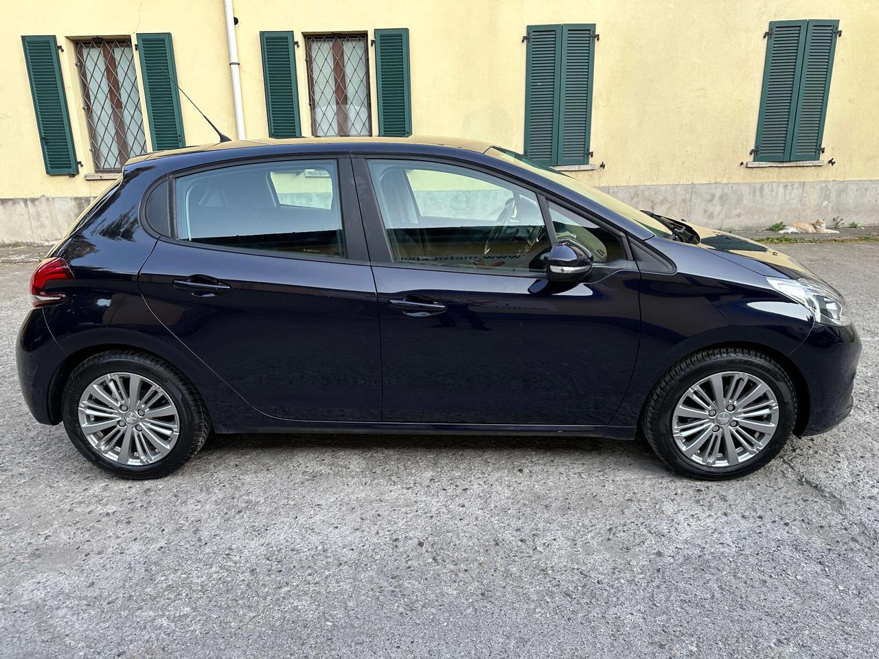 Peugeot 208 PureTech 82 5 porte Allure