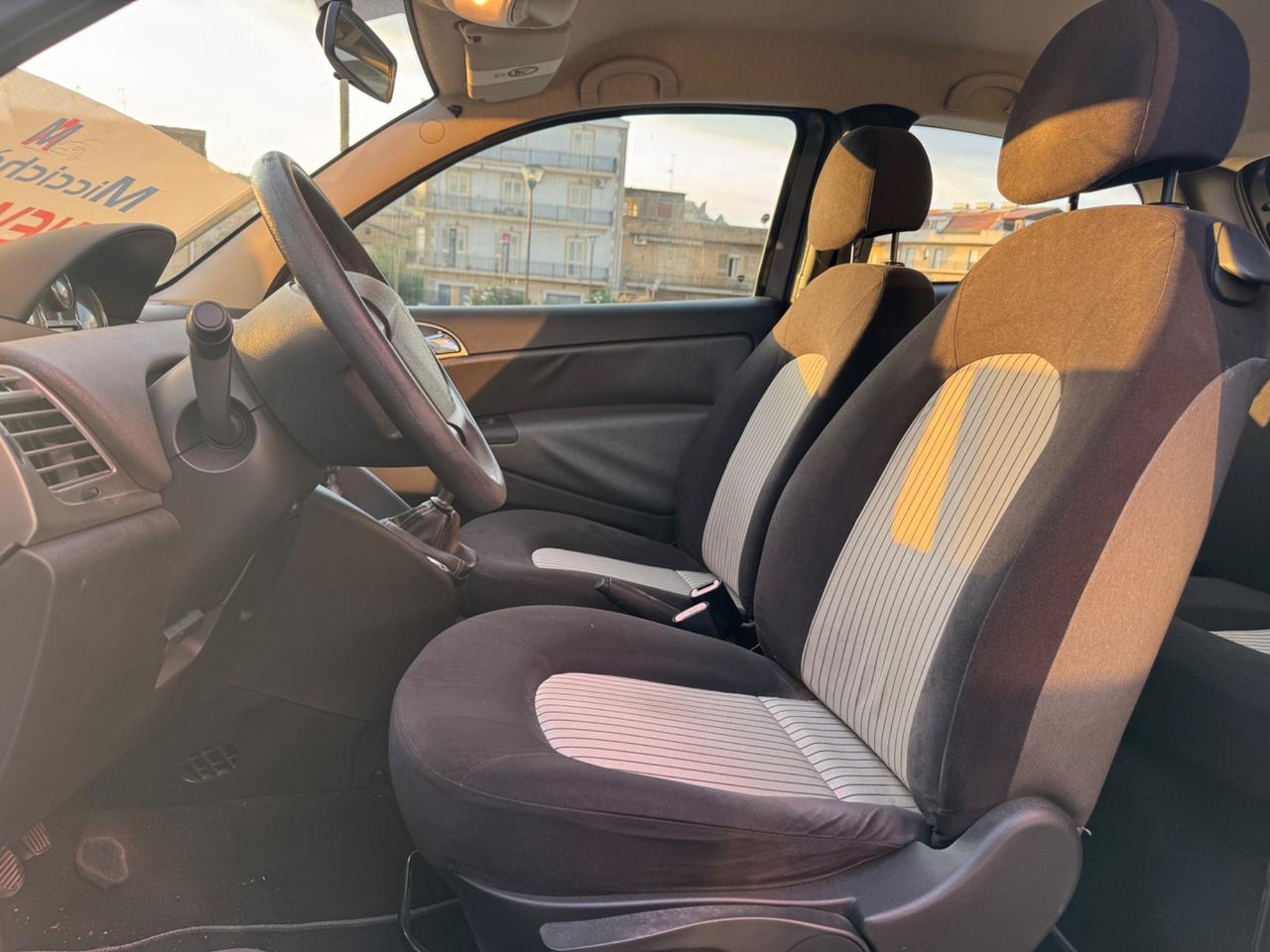 LANCIA YPSILON 1.2 60 CV PLATINO NEO PATENTATI