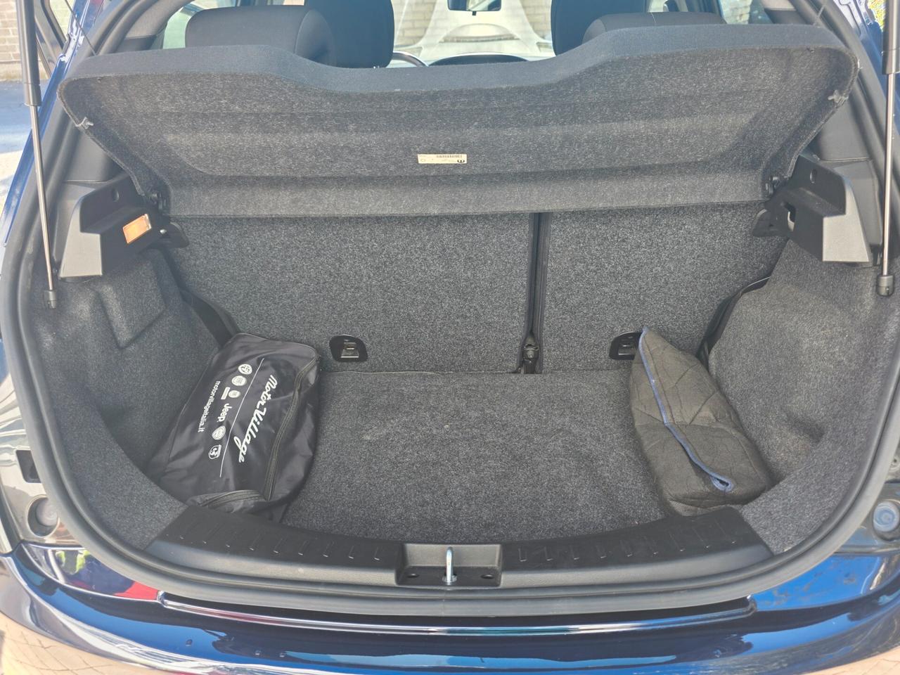 Lancia Ypsilon 1.2 69 CV 5 porte GPL Ecochic Elefantino Blu