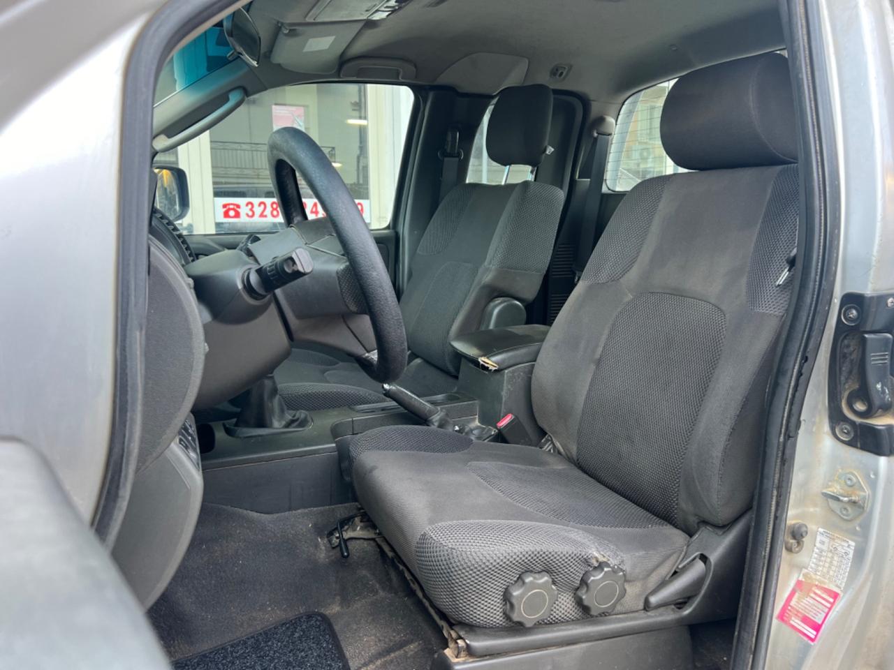 Nissan Navara 2.5 dCi 2 porte King Cab Sport