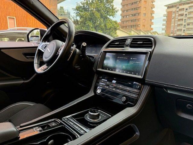 JAGUAR F-Pace 2.0 D 240 CV AWD aut. R-Sport TETTO PANORAMICO
