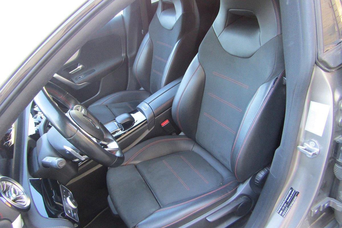 MERCEDES CLA 180 d Automatic Premium