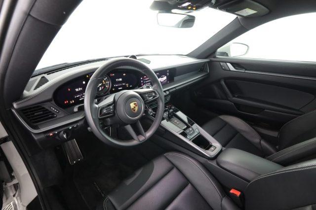 PORSCHE 911 911 Carrera 4