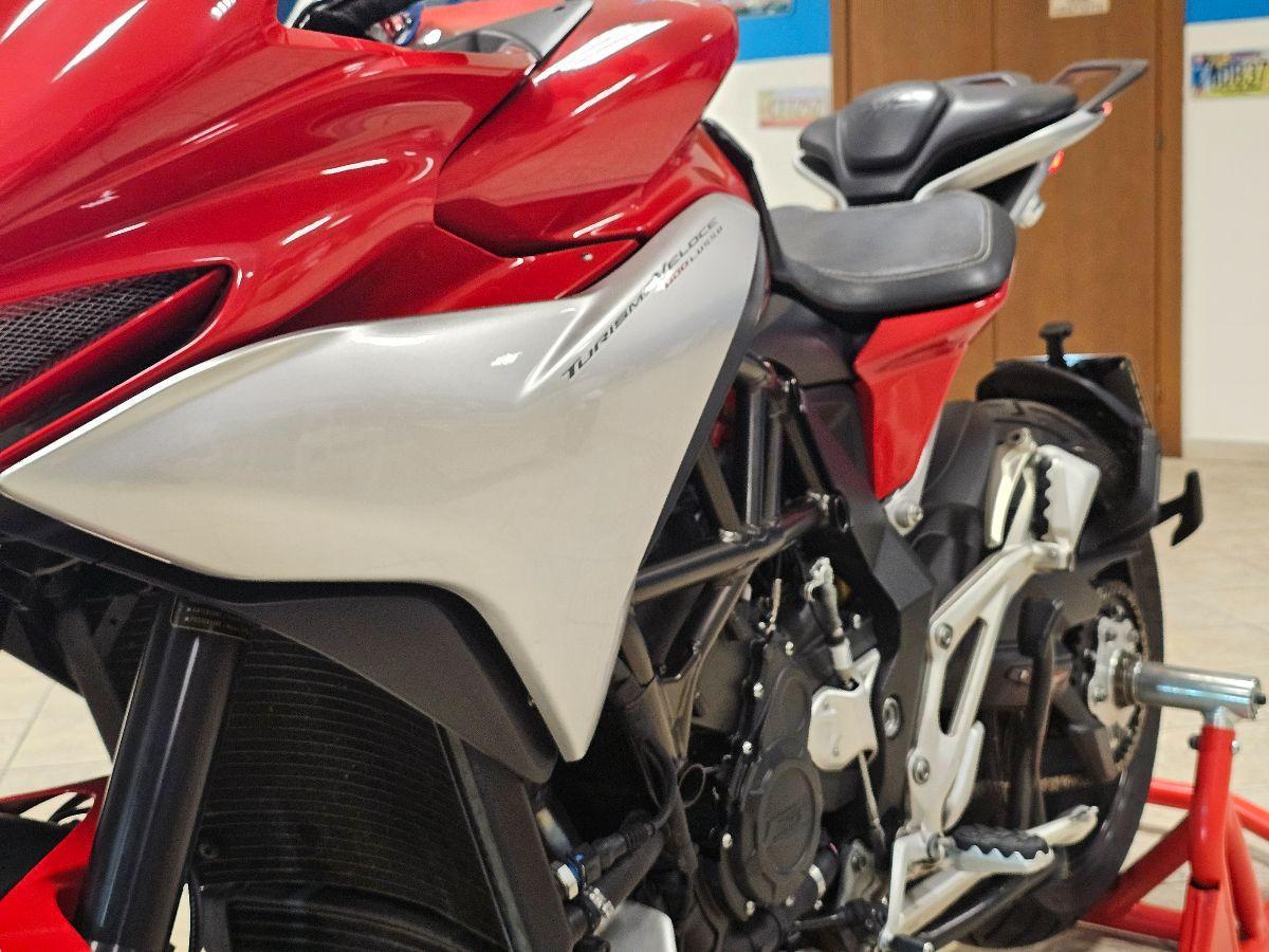 MV AGUSTA TURISMO VELOCE LUSSO CON VALIGE+ACCESSORI