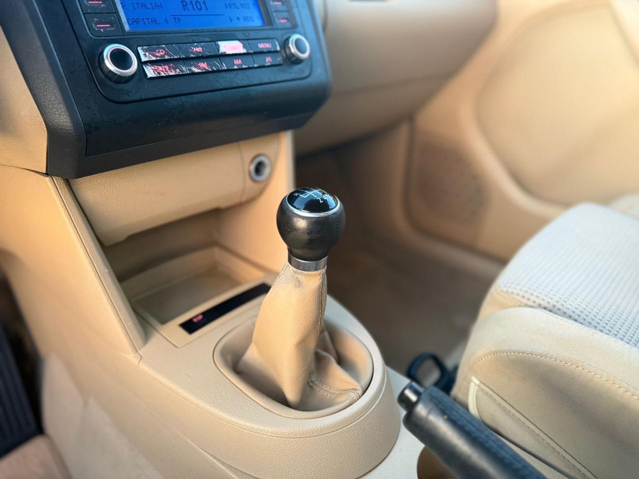 Volkswagen Touran 1.6 16V FSI Highline 7 POSTI