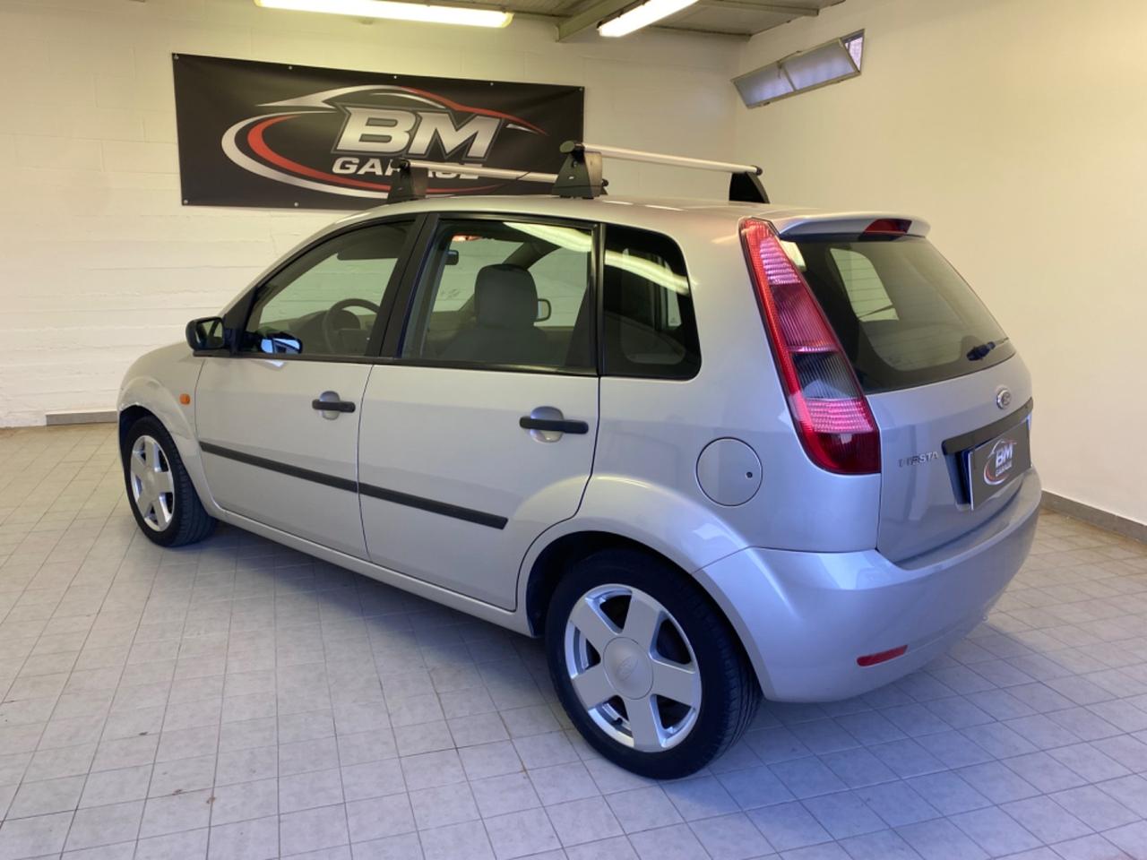 Ford Fiesta 1.4 16V 5p. Ghia