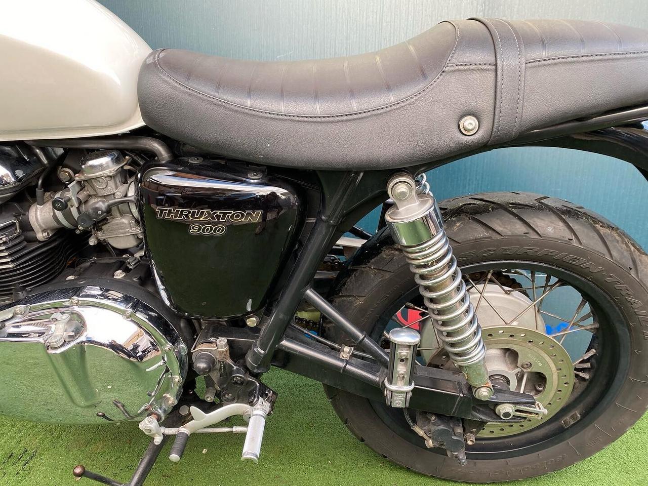 Triumph Thruxton 900