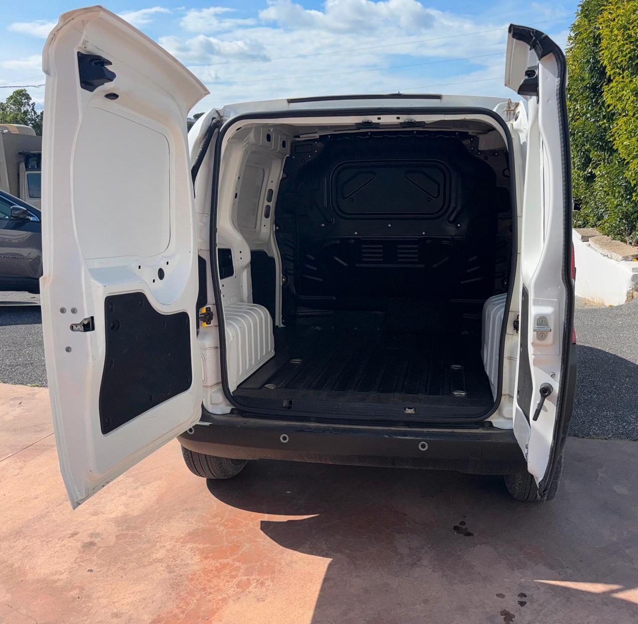 Fiat Fiorino 1.3 MJT 95CV Cargo