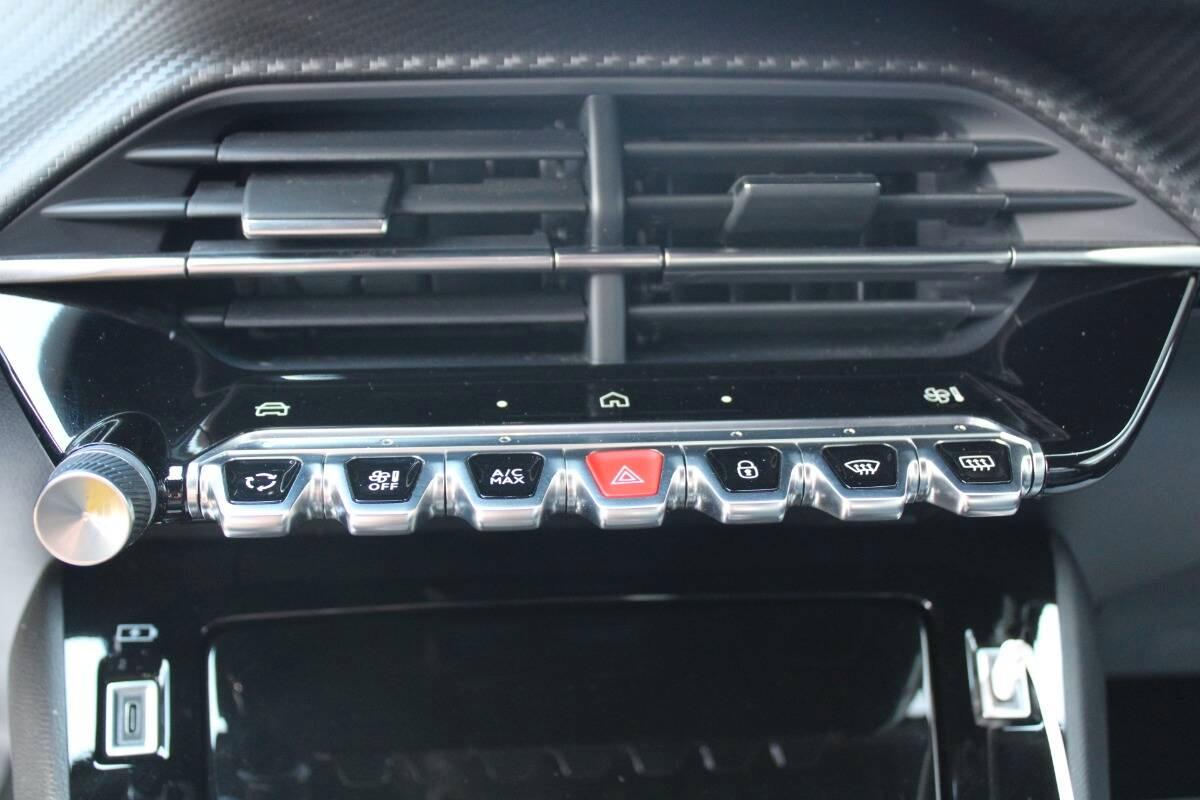 Peugeot 2008 1.2 puretech Allure s&s 100cv Con NAVIGATORE