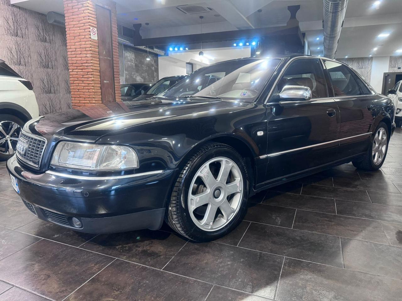 Audi A8 S8 4.2 V8 40V cat quattro