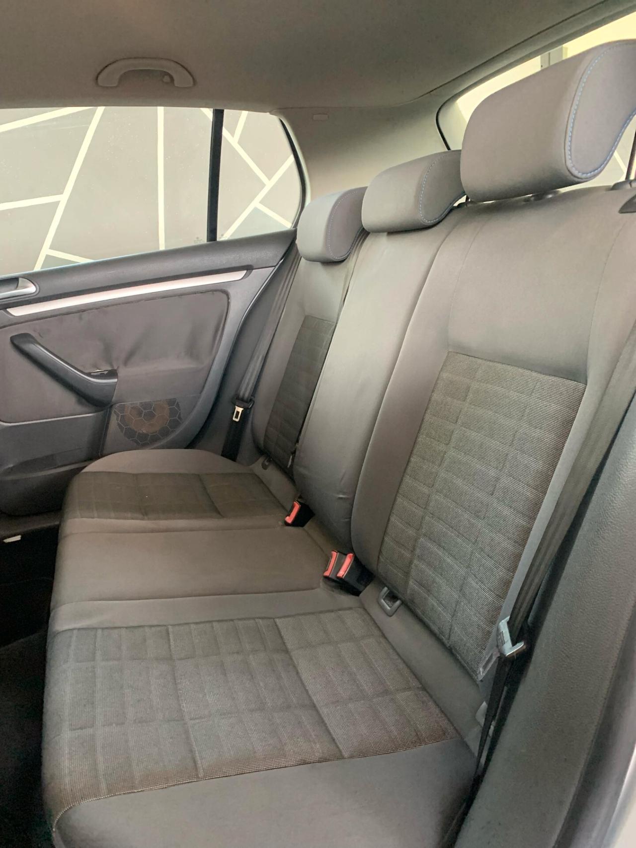 Volkswagen Golf 1.6 5p. Comfortline