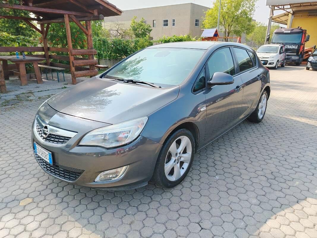 Opel Astra 1.4 Cosmo 100cv