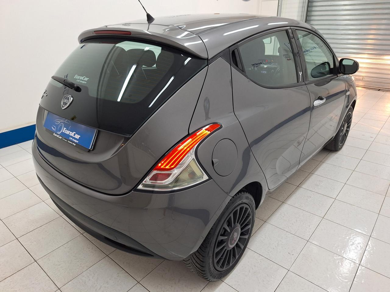 Lancia Ypsilon 1.2 69cv Platinum
