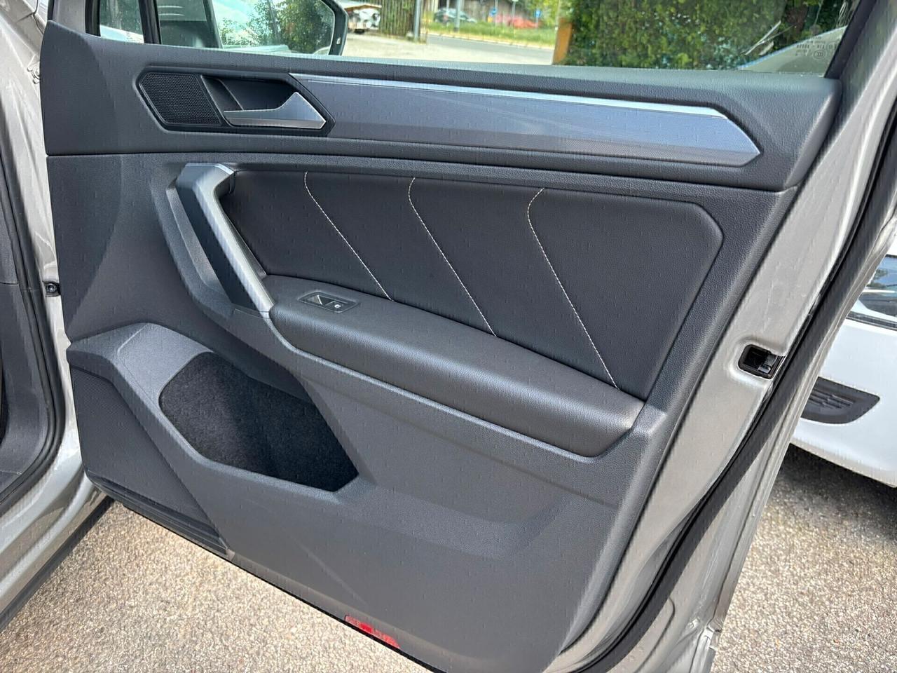 Volkswagen Tiguan 2.0 TDI 190cv DSG 4Motion R-line