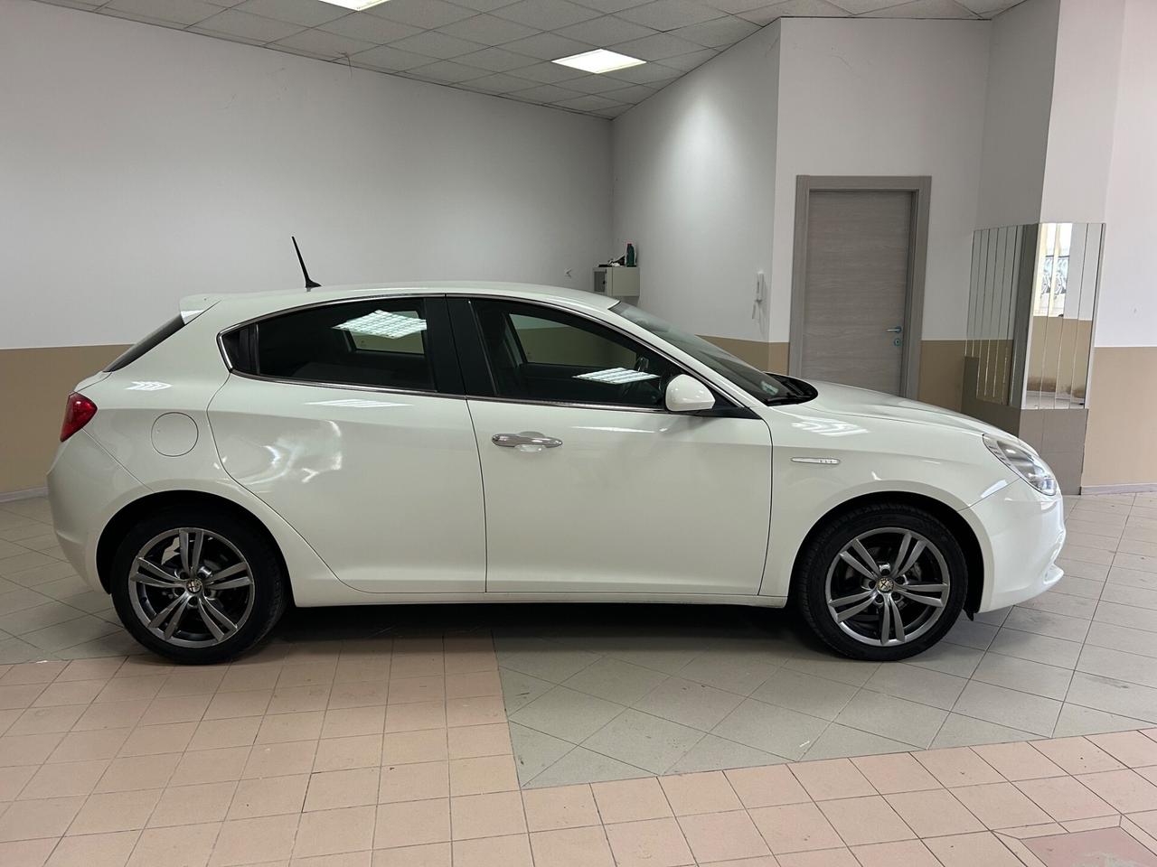 Alfa Romeo Giulietta 1.6 JTDm-2 105 CV Exclusive