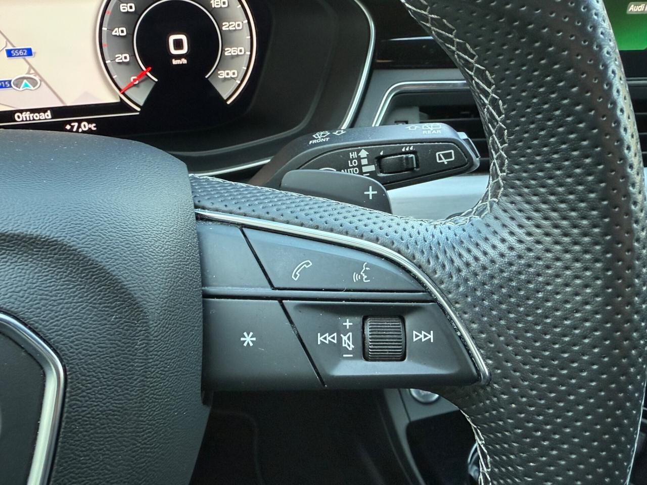 Audi A4 Avant 40 TDI quattro S tronic S line|BLACK LINE