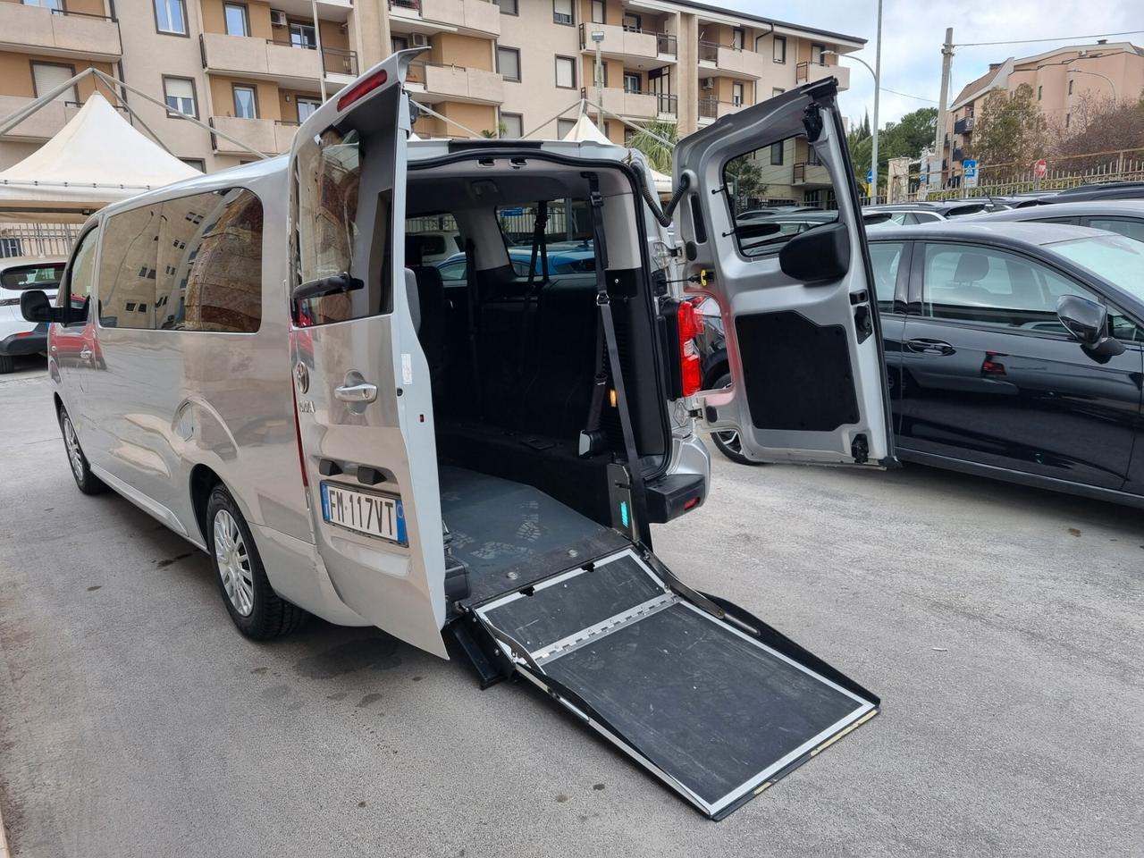 Toyota Proace Verso 1.4D STYLE disabili