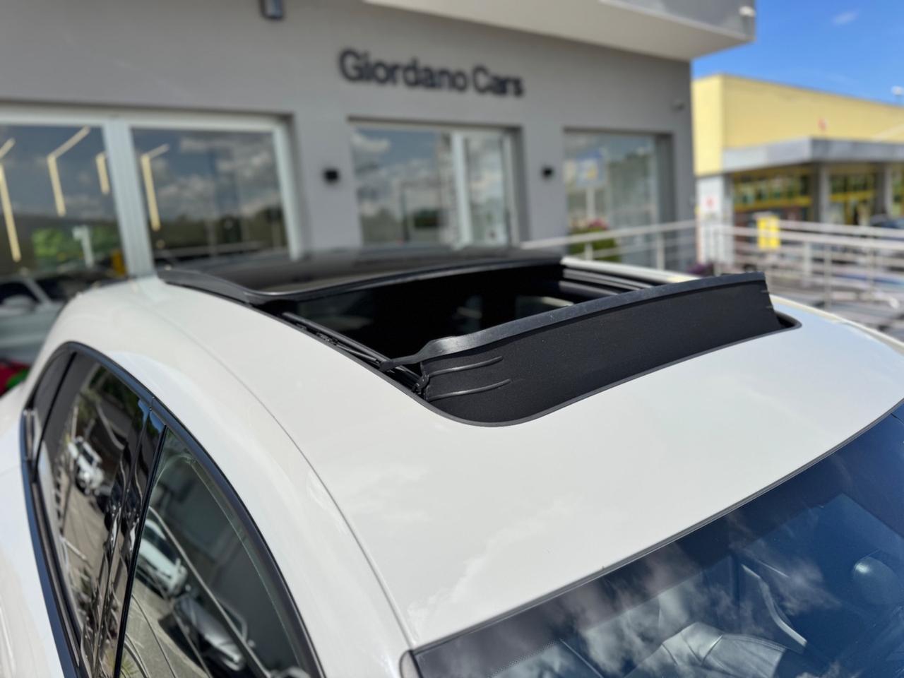 Porsche Macan 2.0 265cv colore gesso tetto uni pro