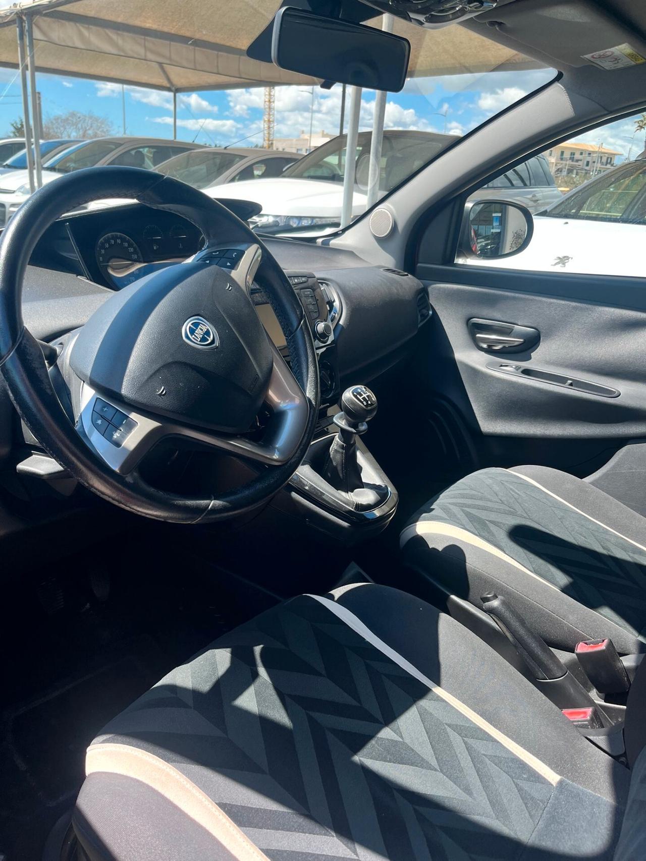 Lancia Ypsilon 1.2 69 CV 5 porte GPL Ecochic Gold