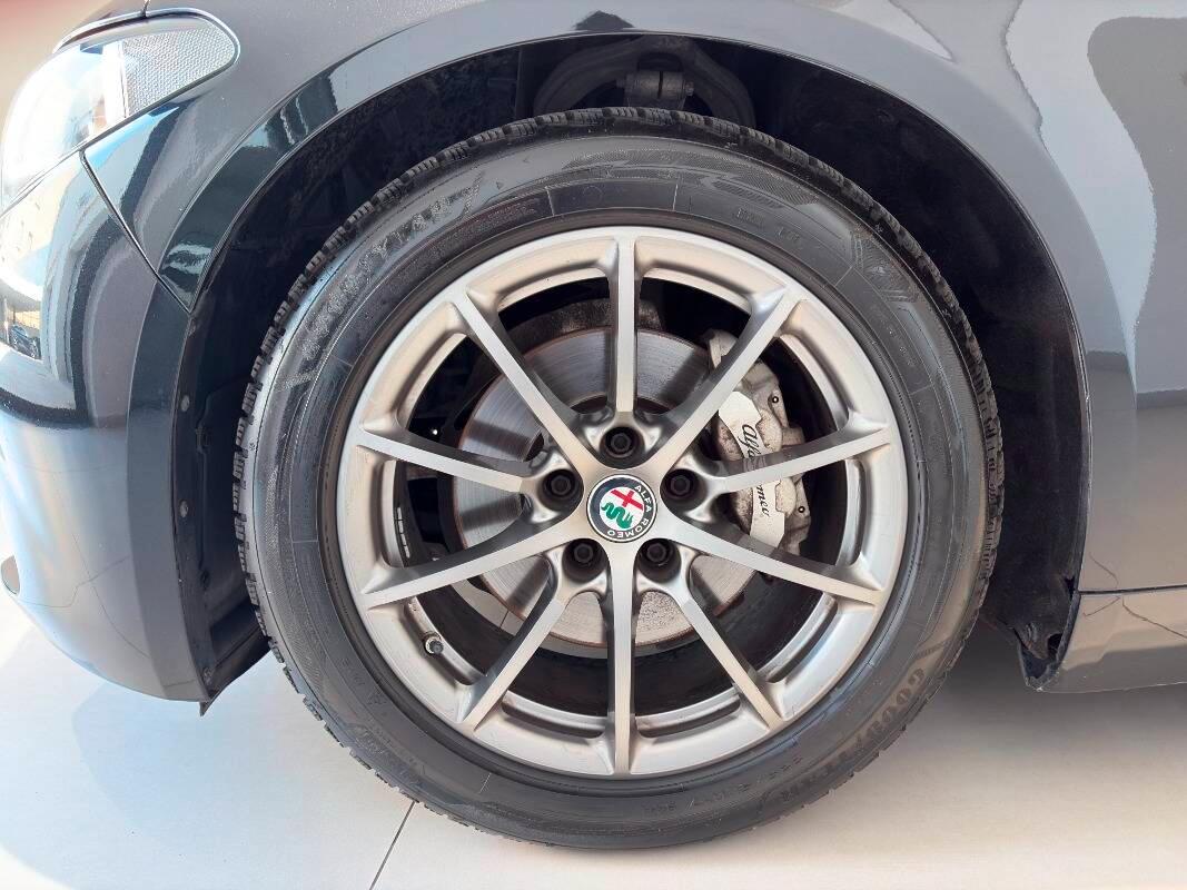Alfa Romeo Giulia 2.2 t Super 180cv