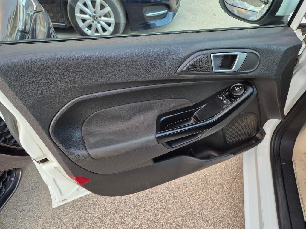 Ford Fiesta 1.5 TDCi 75CV 5 porte Titanium