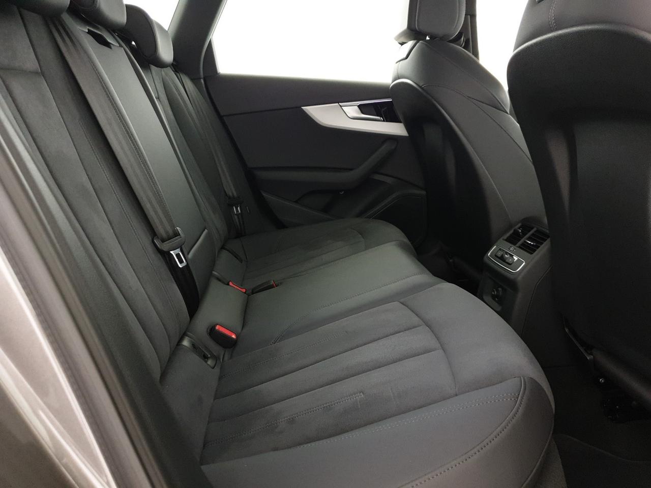 40TDI 204CV quattro S tronic Identity Contrast