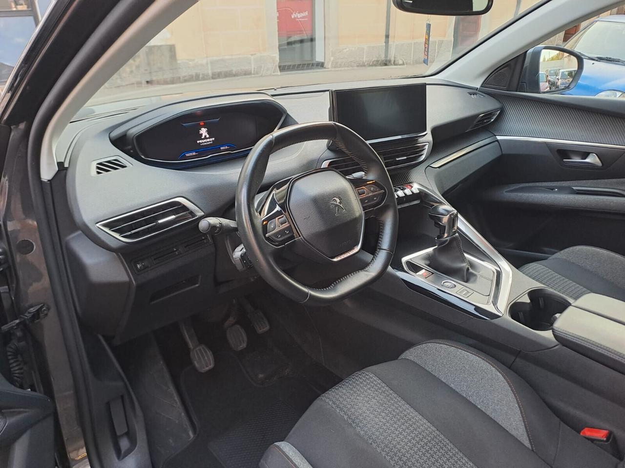 Peugeot 3008 HDi 130 cv tagliandata
