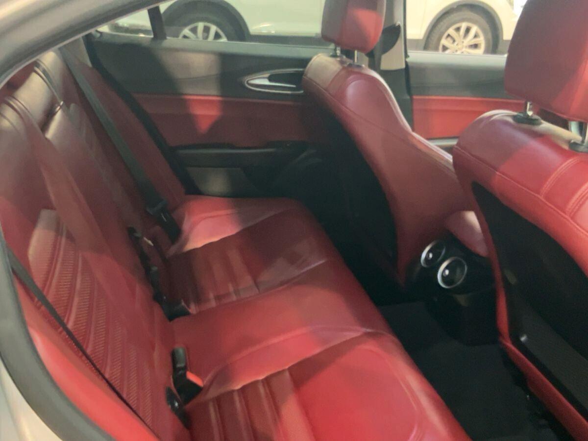 Alfa Romeo Giulia 2.2 Turbodiesel 210 CV AT8 AWD Q4 Veloce