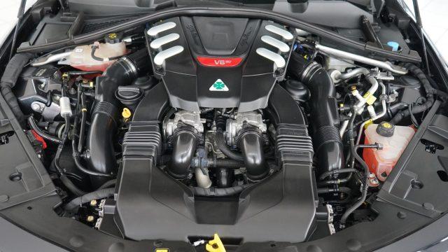 ALFA ROMEO Giulia 2.9 T V6 Quadrifoglio MANUALE TIRATURA LIMITATA